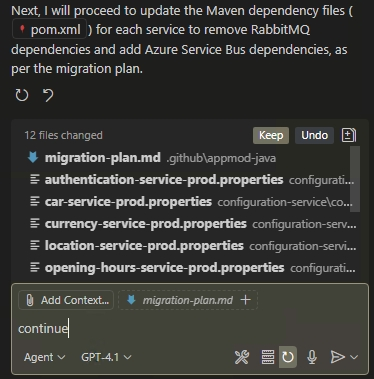 Skärmbild av gitHub Copilot-chattfönstret i Visual Studio Code som visar att användaren som skriver fortsätter som svar på en uppdateringsplan.