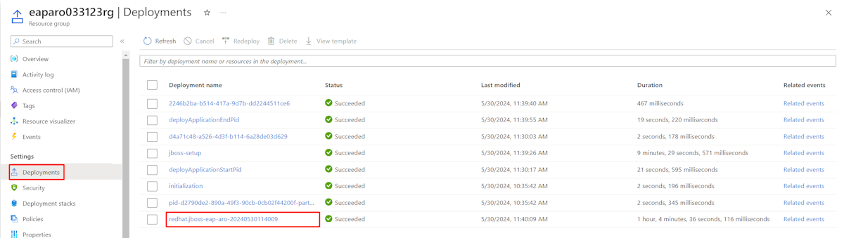 Skärmbild av Azure Portal som visar JBoss EAP på Azure Red Hat OpenShift-distributioner med den äldsta distributionen markerad.