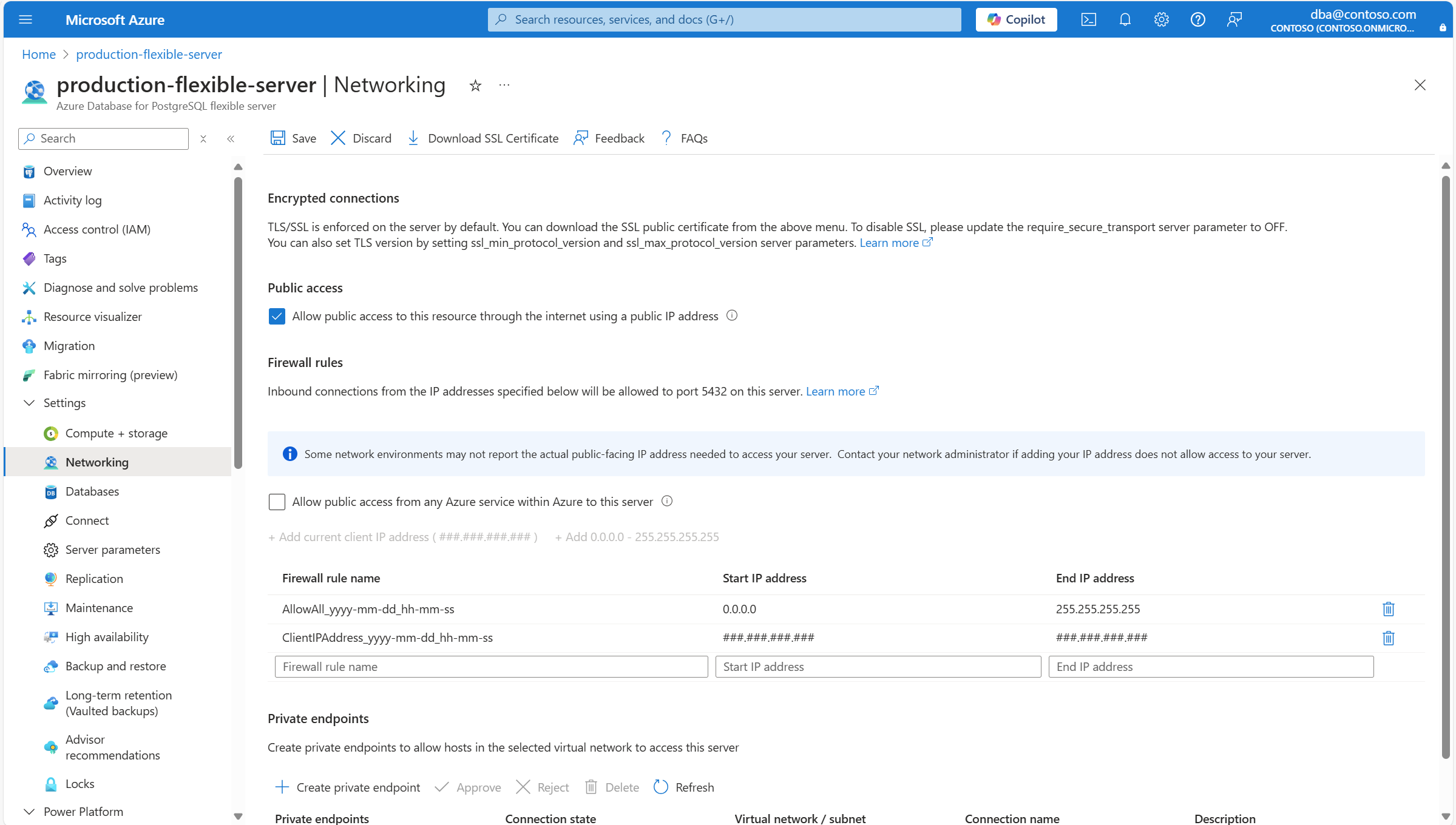 Skärmbild som visar hur du tar bort brandväggsregeln för att tillåta anslutningar från valfri Azure-tjänst.