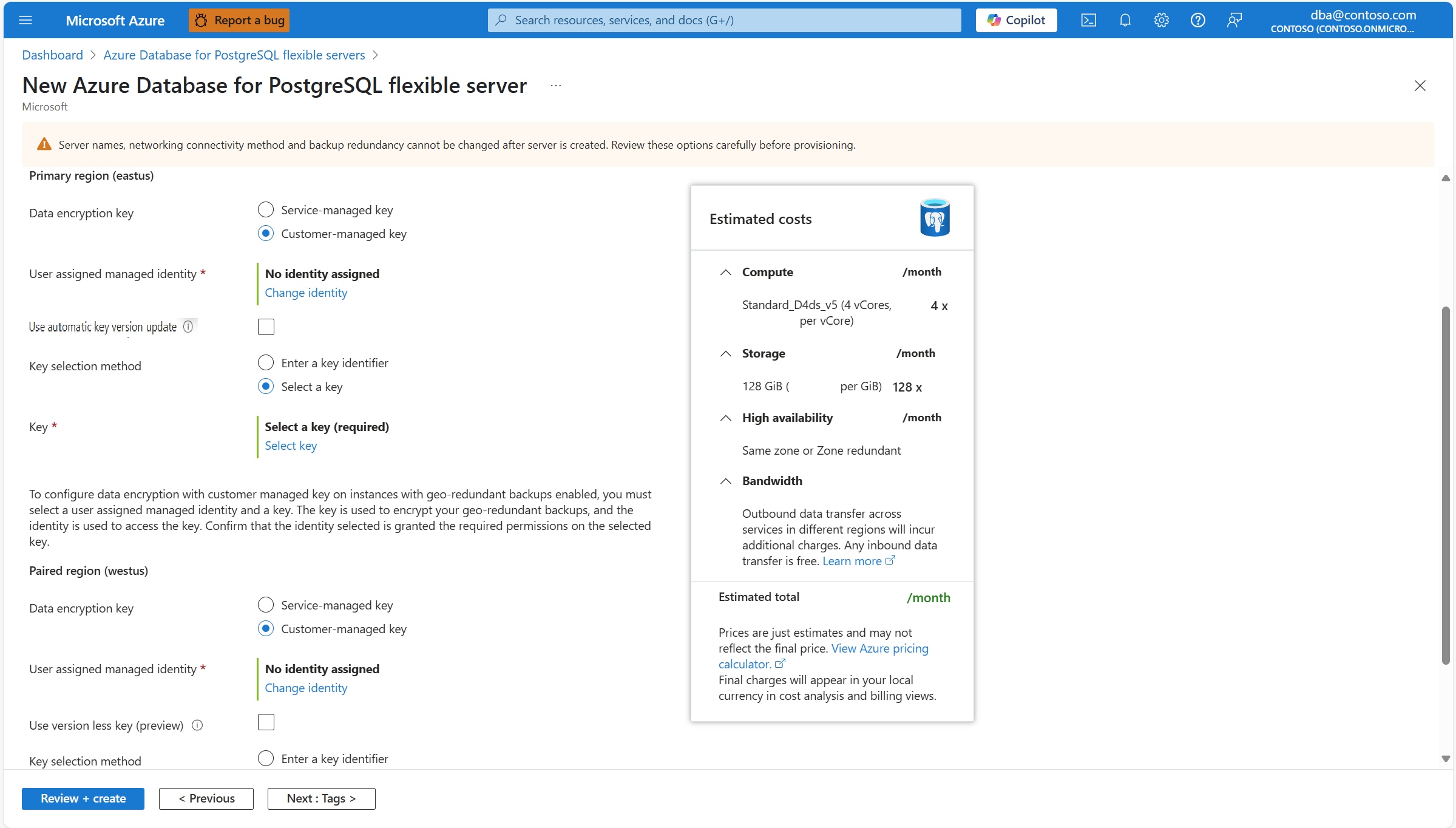 Skärmbild som visar hur du väljer den kundhanterade krypteringsnyckeln under serveretablering, när servern är aktiverad för geo-redundant lagring av säkerhetskopior.