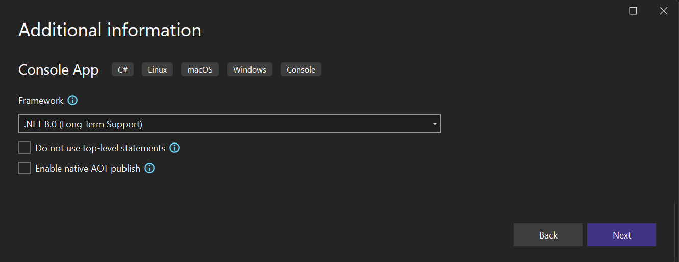 Skärmbild av fönstret Ytterligare information i Visual Studio som visar .NET 8.0 valt som målramverk för det nya projektet.