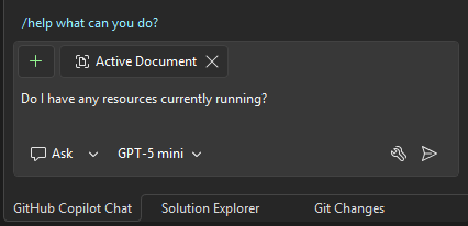显示 Visual Studio 2026 中聊天区域中键入的示例提示的屏幕截图。